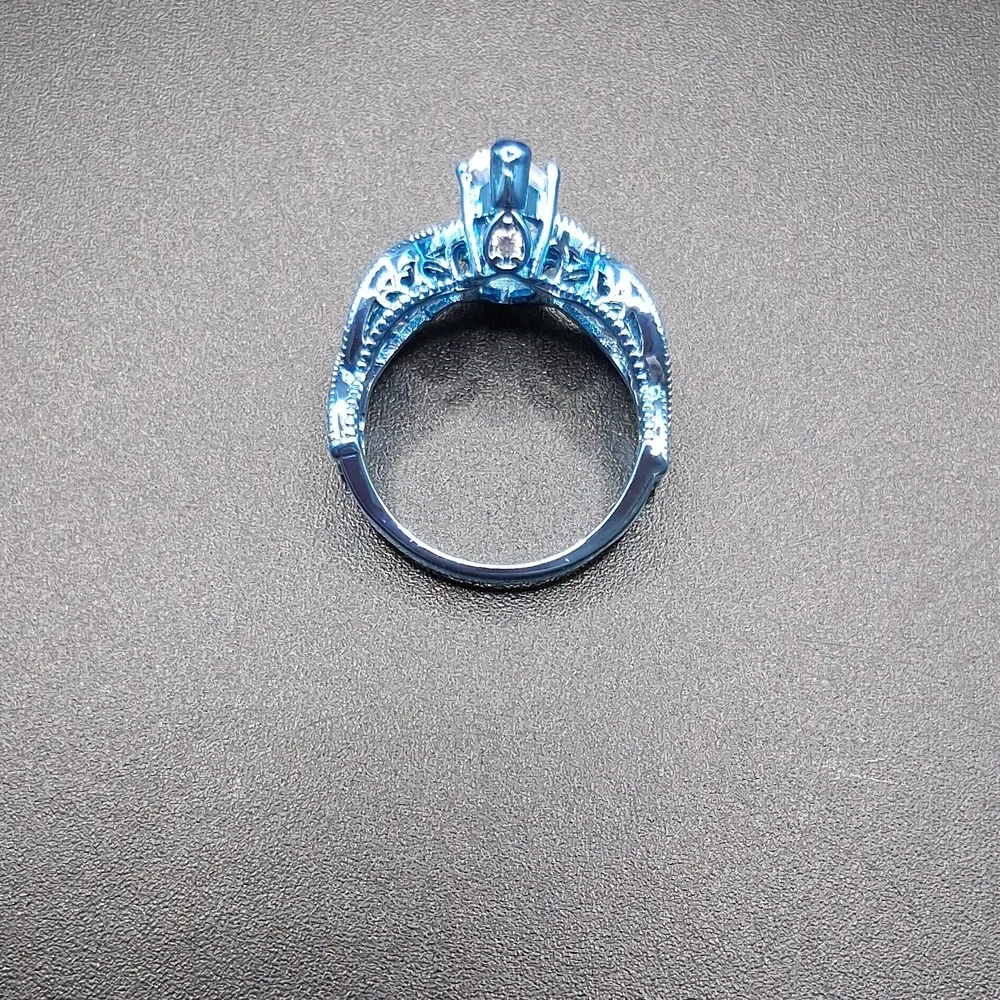 NWT Beautiful Art Deco Boho Blue 7 Sparkly Ring!!